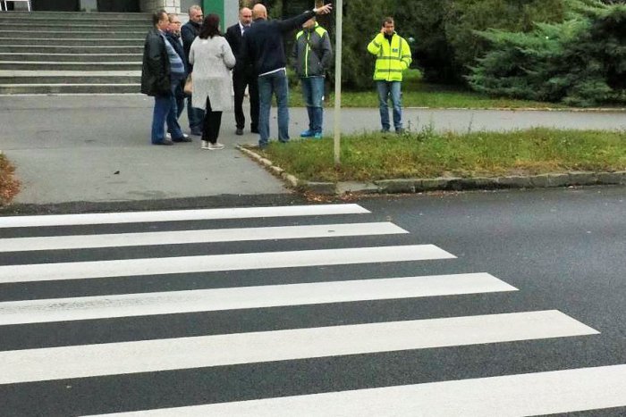 Ilustračný obrázok k článku Prešovčania požadujú semafor pri tomto priechode: Ich požiadavku riešili priamo na mieste