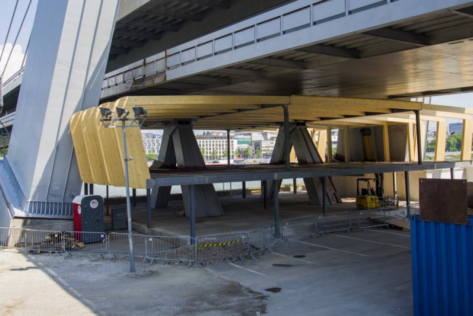 Ilustračný obrázok k článku Staviteľ stavby pod Mostom SNP má vypracovať a predložiť nový architektonický návrh
