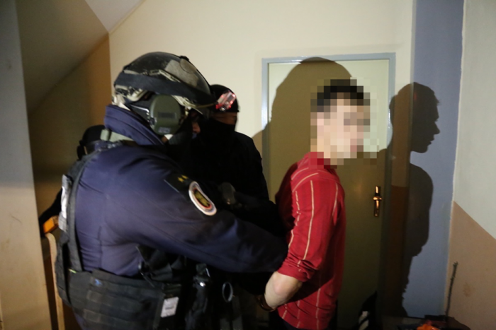 Ilustračný obrázok k článku FOTO a VIDEO zo zásahu kukláčov: Zadržanie podozrivých z vraždy Mareka Rakovského (†29)