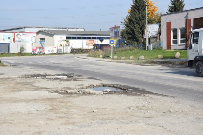Ilustračný obrázok k článku Dobrá správa nielen pre vodičov: Začína sa s rekonštrukciou Kamennej ulice, FOTO