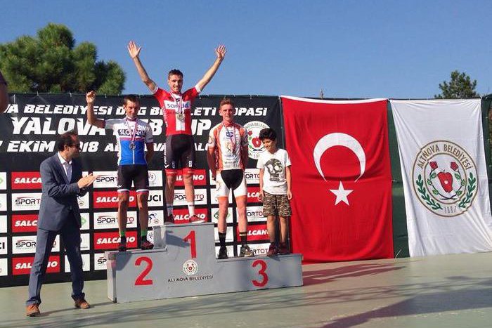 Ilustračný obrázok k článku Skvelý Haring. Cyklista bystrickej Dukly sa po pretekoch v Turecku postavil na stupienky