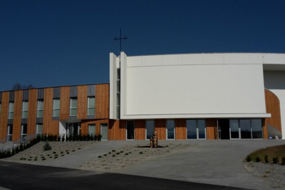 Ilustračný obrázok k článku V Považskej Bystrici otvoria nový kostol: VIDEO a FOTO zvnútra!