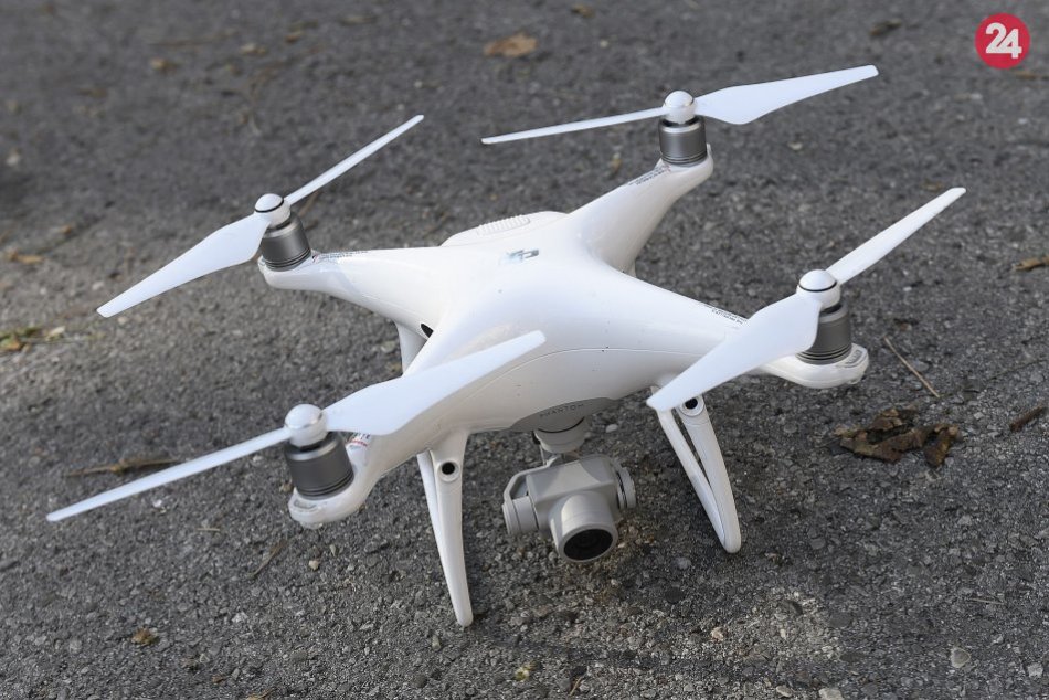 Ilustračný obrázok k článku Ministerstvo rozhodlo: Bezpečnostné previerky nebudú potrebovať všetci používatelia dronov