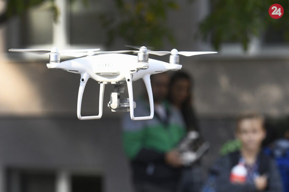 Ilustračný obrázok k článku V Maďarsku majú problém: Ohrozenie leteckej dopravy dronmi stúplo za rok vyše štvornásobne