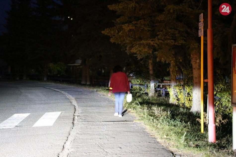 Ilustračný obrázok k článku Polícia dvíha varovný prst: Chodcov a vodičov opätovne vyzýva k opatrnosti na cestách