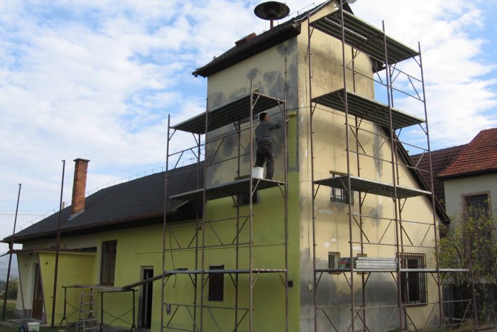 Ilustračný obrázok k článku Inovácia kultúrneho domu v Beniciach: FOTO z rekonštrukcie