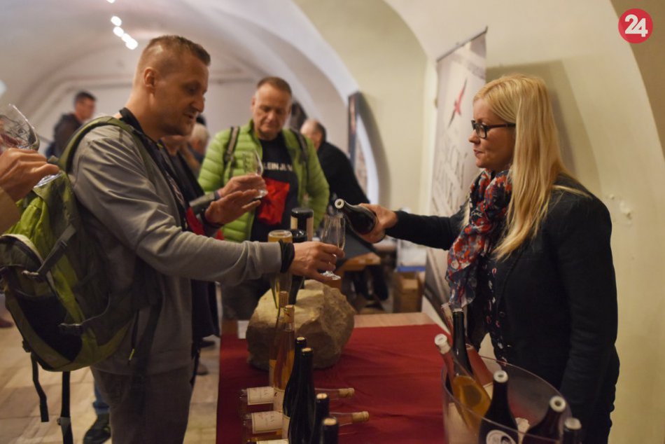 Ilustračný obrázok k článku V  Trnave sa vychutnávalo víno: Stáročnú tradíciu si uctili Dňom vínnych pivníc, VIDEO