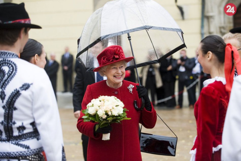 Ilustračný obrázok k článku Veľký FOTO návrat: Pred 10 rokmi Slovensko navštívila kráľovná Alžbeta II.