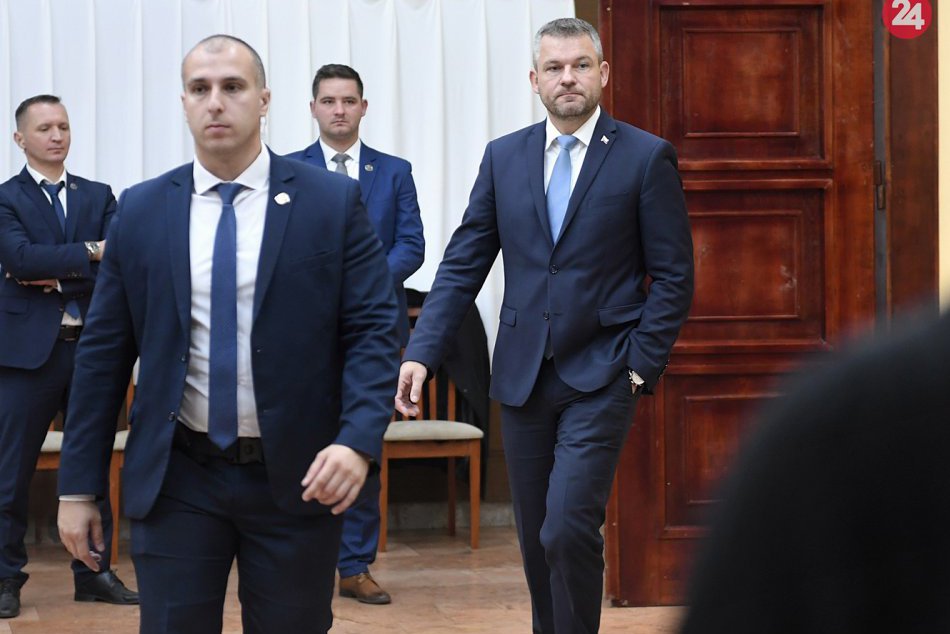 Ilustračný obrázok k článku Premiér: Bol by som nerád, keby sa pri zamestnávaní prejavoval rasizmus