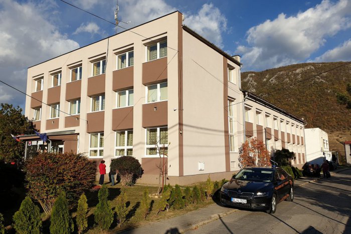 Ilustračný obrázok k článku Rekonštrukcia úradu v Kunovej Teplici: Budova má priniesť úspory i lepšie prostredie na prácu