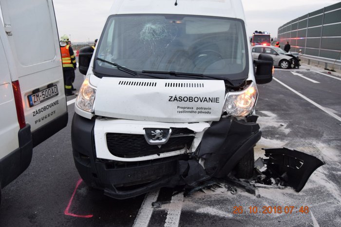 Ilustračný obrázok k článku V priemyselnom parku v Nitre sa zrazili dve autá: Žena utrpela nepríjemné zranenie