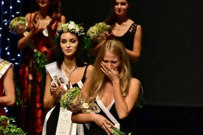 Ilustračný obrázok k článku Fotomodelka Európy 2018: Víťazka Lenka sa neubránila slzám, FOTO z galavečera