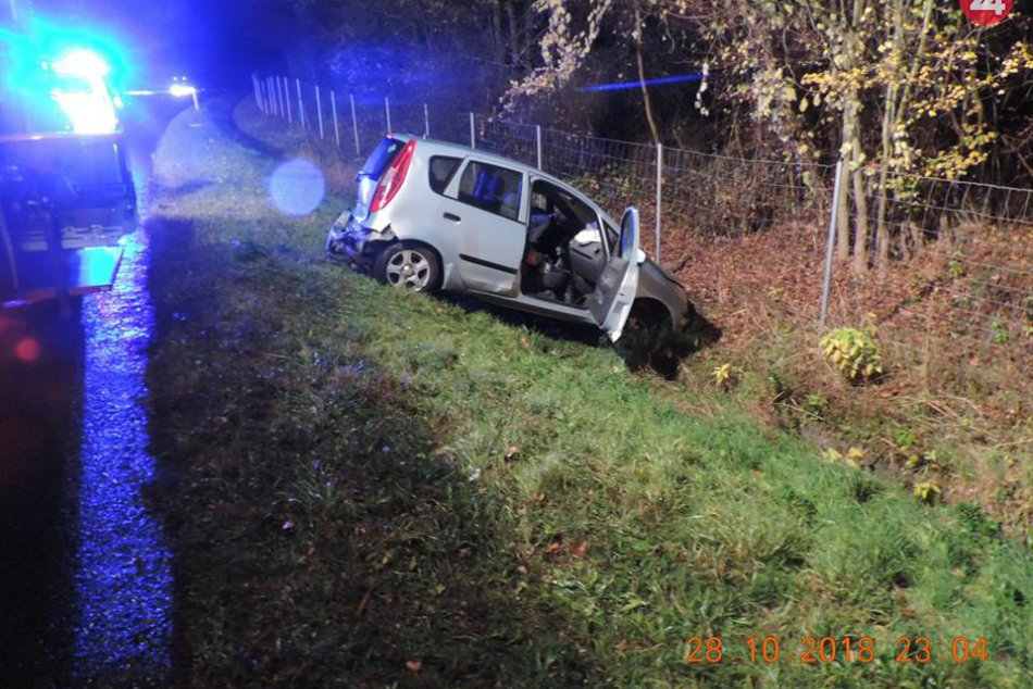 Ilustračný obrázok k článku Šťastie mladého Kežmarčana: Pri nehode vypadla mladá žena z auta na diaľnicu