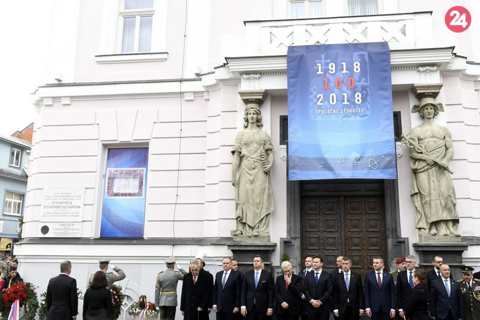 Ilustračný obrázok k článku FOTO: Pred bankou Tatra v Martine si pripomenuli podpis Deklarácie slovenského národa
