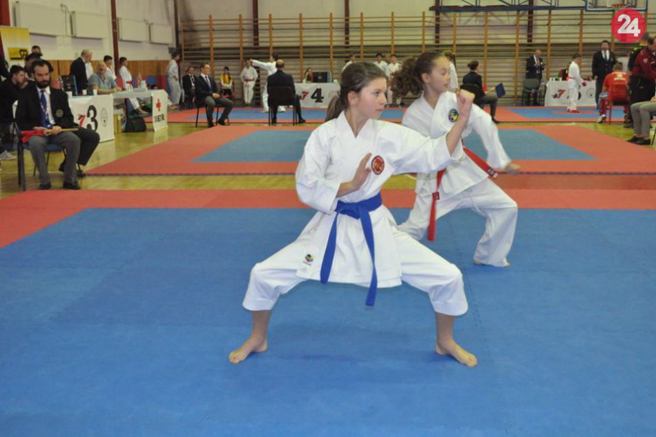 Ilustračný obrázok k článku Popradské karate na východe krajiny: Podtatranci priviezli z Košíc 18 medailí
