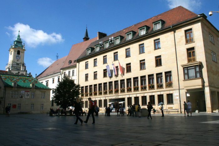 Ilustračný obrázok k článku Bratislavské mestské zastupiteľstvo nedokončilo ani posledné rokovanie pred voľbami