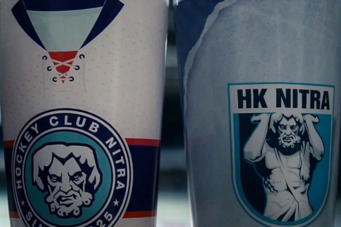 Ilustračný obrázok k článku Plastové poháre HK Nitra sa osvedčili: Na fanúšikov čaká tretia sada v novom šate