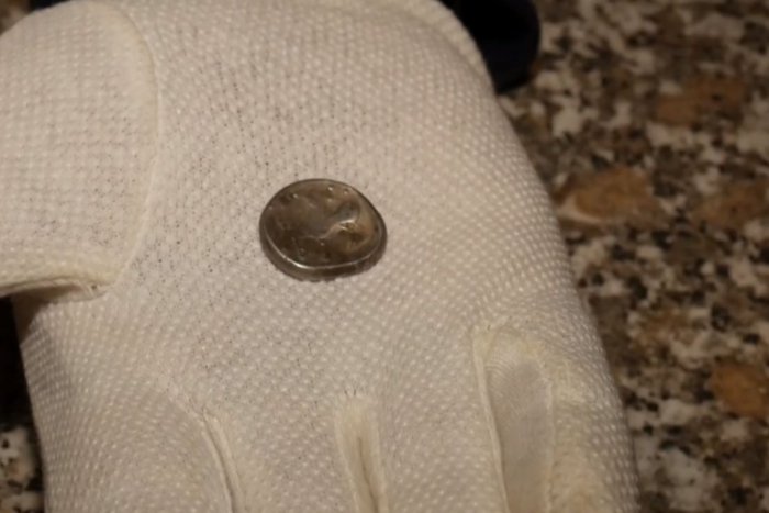 Ilustračný obrázok k článku Vzácny poklad: Archeológovia ukázali v Nitre významný nález keltských mincí, VIDEO
