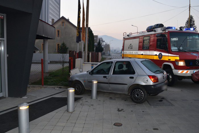 Ilustračný obrázok k článku OBRAZOM priamo z miesta: V Humennom došlo k dopravnej nehode, vodič nafúkal!
