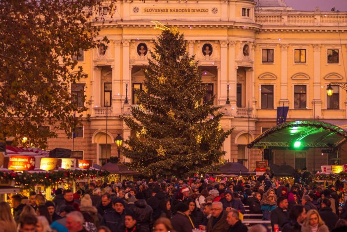 Ilustračný obrázok k článku Štartujú vianočné trhy: Stromčeky sa v piatok rozsvietia v centre mesta aj v Ružinove