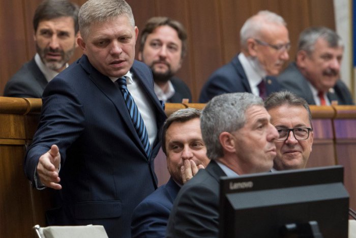 Ilustračný obrázok k článku Smer-SD má poznať autora trestného oznámenia na organizátorov protestov Za slušné Slovensko