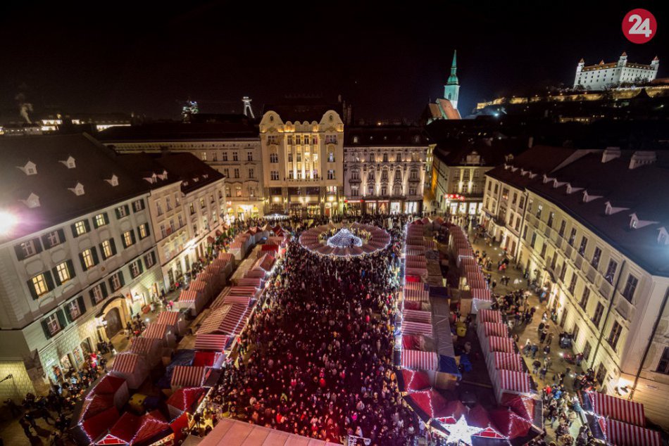 Ilustračný obrázok k článku História Vianočných trhov v Bratislave sa začala písať v roku 1993