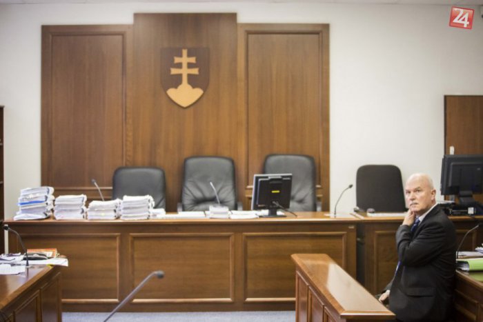 Ilustračný obrázok k článku Odsúdení exministri Janušek a Štefanov sa môžu dostať na slobodu v roku 2024 a 2027