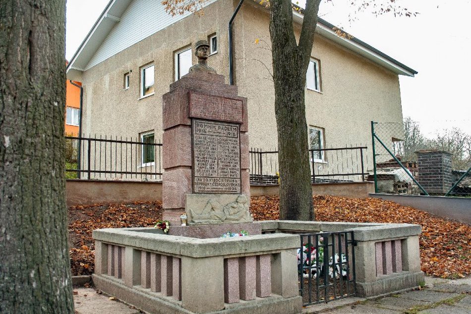 Ilustračný obrázok k článku Za II. svetovej vojny mala Bystrica sochu Štefánika. Dnes už iba busty