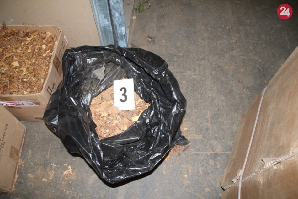 Ilustračný obrázok k článku Veľký objav v družstevnej hale pri Trnave: Našli milióny nelegálnych cigariet
