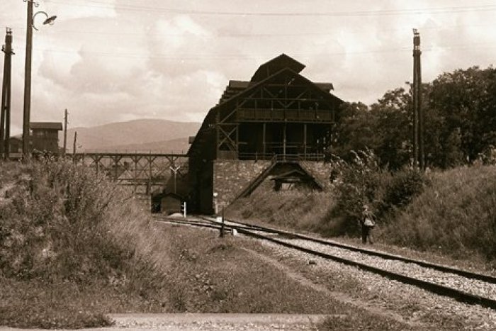 Ilustračný obrázok k článku Pripravuje sa výstava, ktorá poteší nadšencov histórie: ROŽŇAVA BAŇA – život a práca