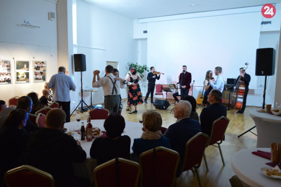 Ilustračný obrázok k článku Zábava ako lusk: FOTO z koncertu skupiny Slovak Tango v Rožňave