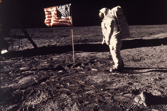 Ilustračný obrázok k článku Ruská misia na Mesiac má za úlohu overiť či tam Američania skutočne pristáli