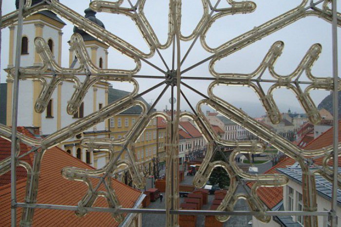 Ilustračný obrázok k článku Krásny predvianočný nápad Trenčanov: Lebo nie každý si môže dovoliť kúpiť knihu...