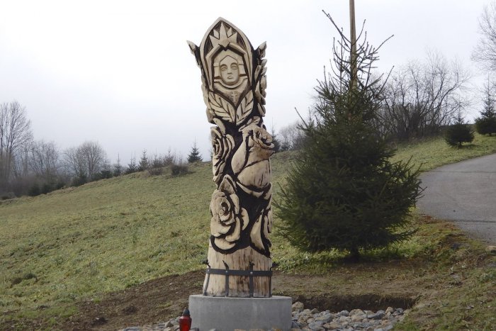 Ilustračný obrázok k článku V známej dedine okresu pribudla nová socha: Tipnite si, čo symbolizuje