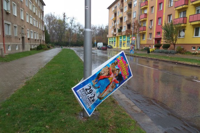 Ilustračný obrázok k článku Pútače cirkusu v uliciach Zámkov: Podľa radnice ide o porušenie zákona