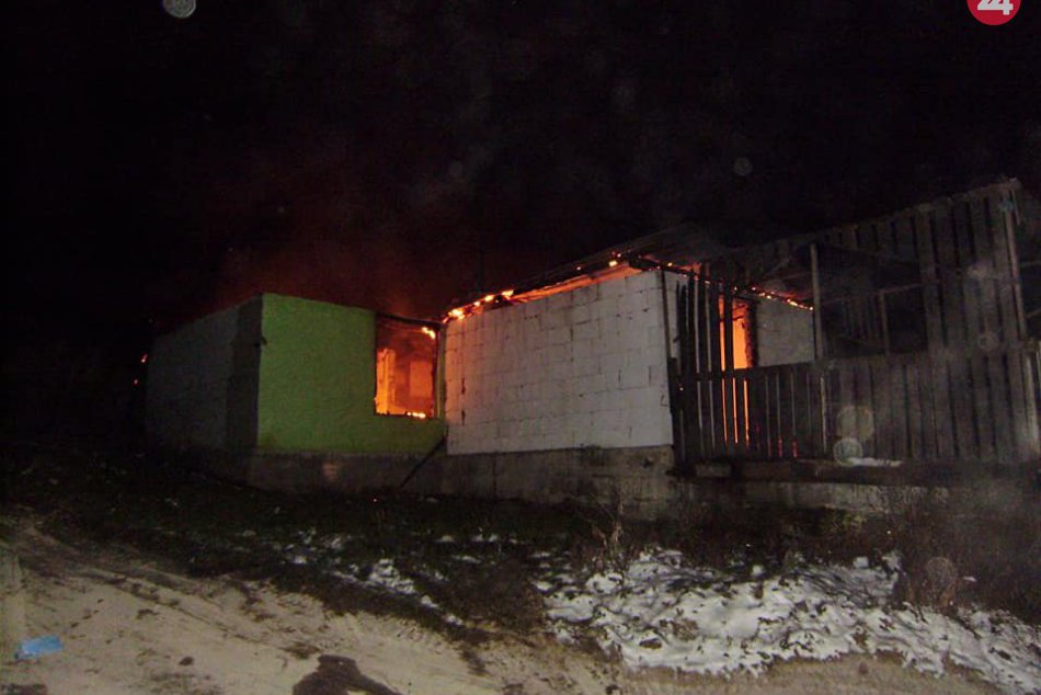 Ilustračný obrázok k článku Hasiči zasahovali pri požiari domu v osade: Našli 5 uhoretých ľudí!