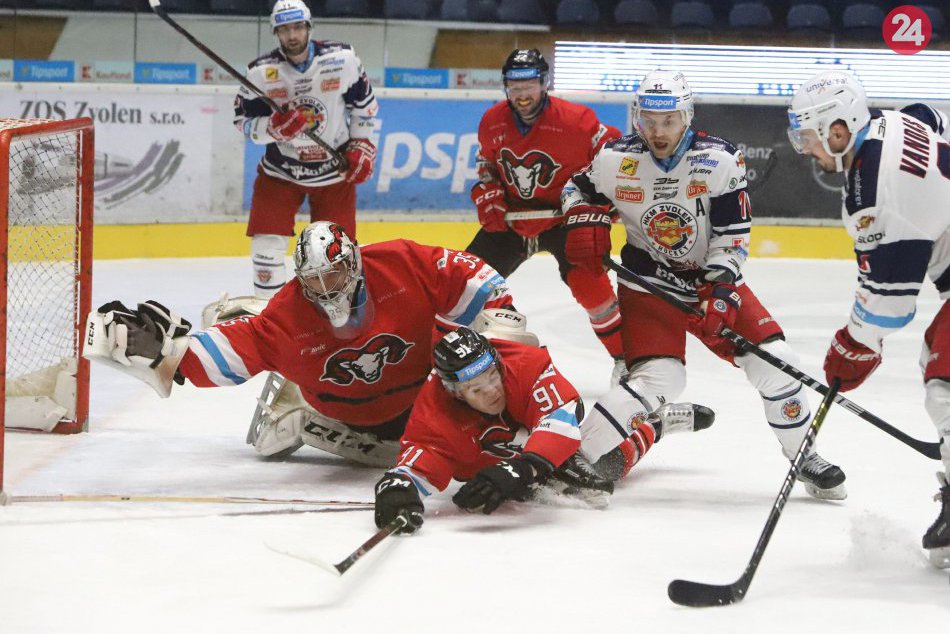 Ilustračný obrázok k článku FOTO: Bystričania so 7. výhrou v rade. V pohronskom derby zdolali HKM po nájazdoch