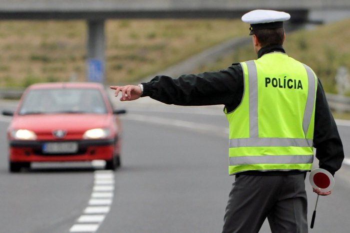 Ilustračný obrázok k článku Dopraváci si posvietia na liptovských vodičov: Nové INFO o policajných hliadkach