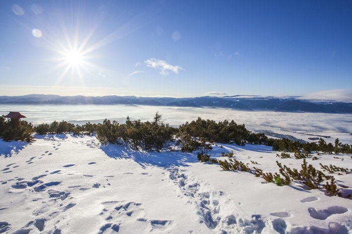 Ilustračný obrázok k článku RANNÁ ŠTVORKA: Mikuláš prinesie na hory sneh a do nížin dážď, teploty 0 až 5 °C