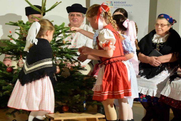 Ilustračný obrázok k článku Folklórny večer v Rožňave: Hlavnou témou budú gemerské Vianoce
