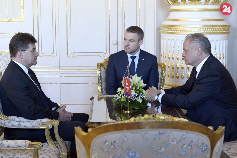 Ilustračný obrázok k článku Prezident Andrej Kiska ešte neprijal Lajčákovu demisiu: Vzal si čas na rozhodnutie