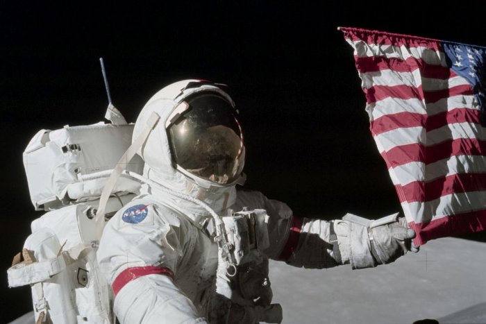 Ilustračný obrázok k článku RANNÁ ŠTVORKA: Pred 47 rokmi sa z Mesiaca vrátila posledná loď programu Apollo