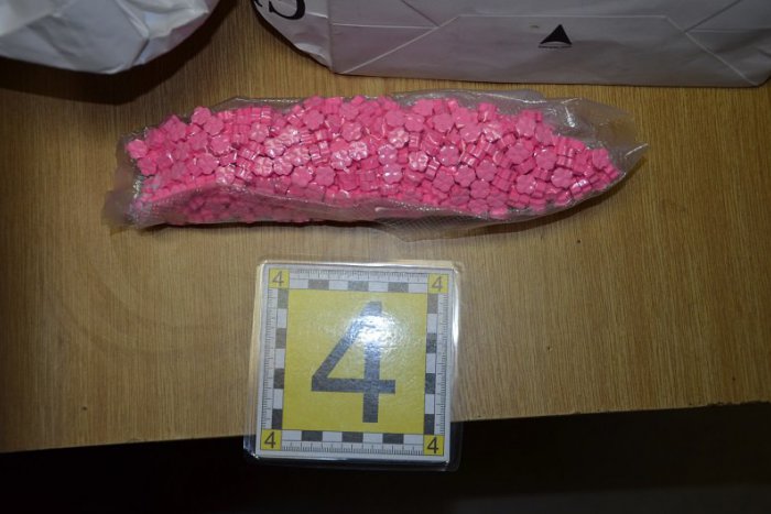 Ilustračný obrázok k článku Polícia obvinila z drogovej trestnej činnosti troch Košičanov, látky schovávali aj v spodnej bielizni