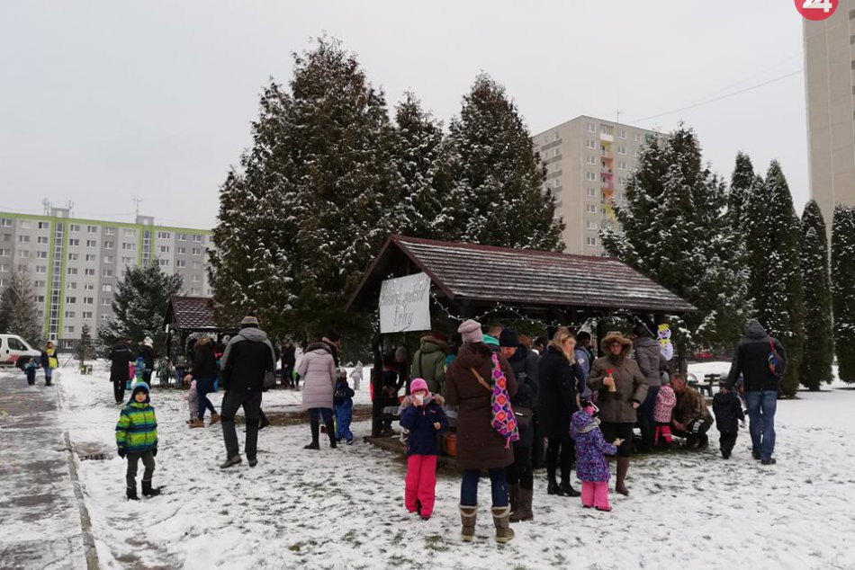 Ilustračný obrázok k článku Deti si užili tú pravú atmosféru: Takto vyzerali škôlkarske vianočné trhy v Spišskej