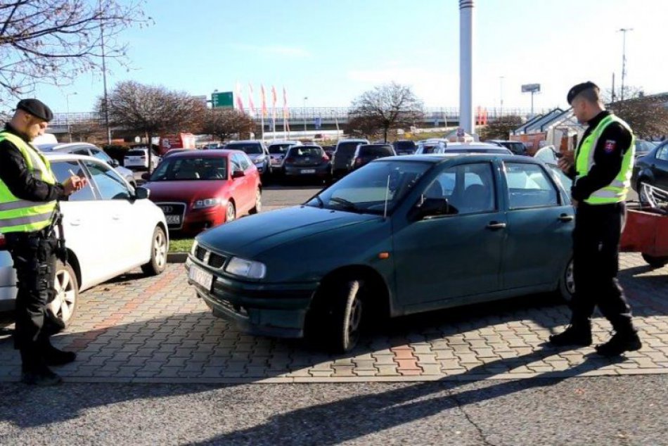 Ilustračný obrázok k článku Vodiči v Bystrici a okolí, zbystrite: V týchto autách vás môžu prekvapiť policajti