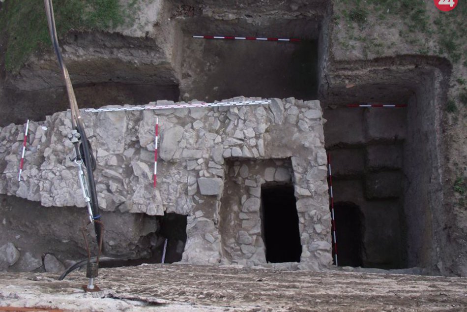 Ilustračný obrázok k článku Objav v známej dedine na Zemplíne: Našli tam pozoruhodné predmety staré stovky rokov!