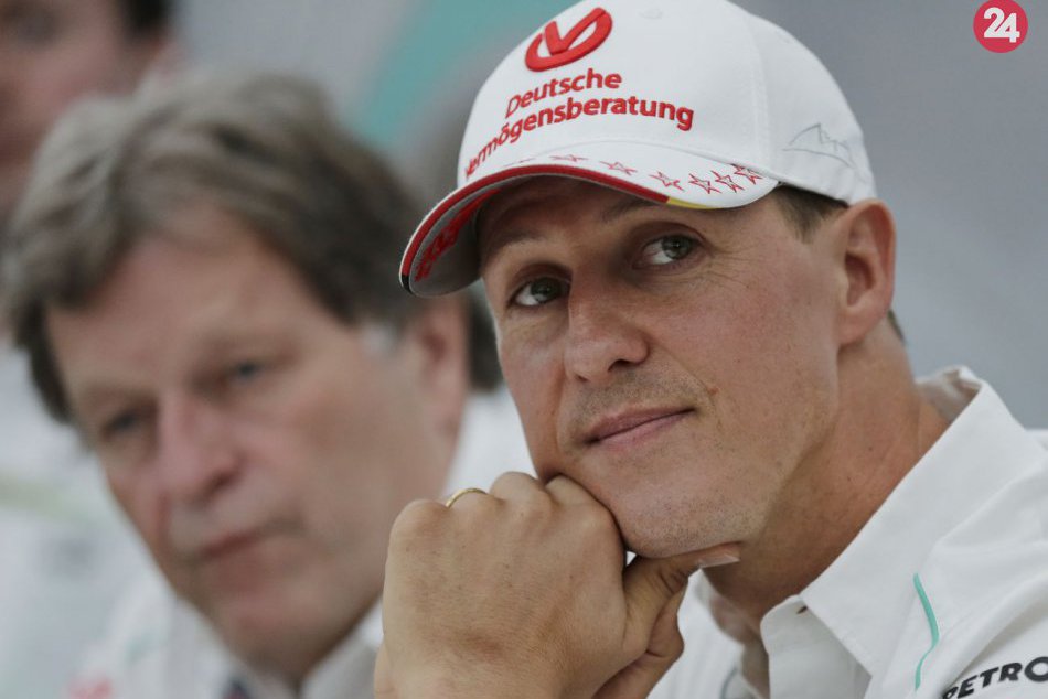 Ilustračný obrázok k článku Stav Michaela Schumachera sa zlepšuje: Údajne dokonca sleduje preteky v televízii
