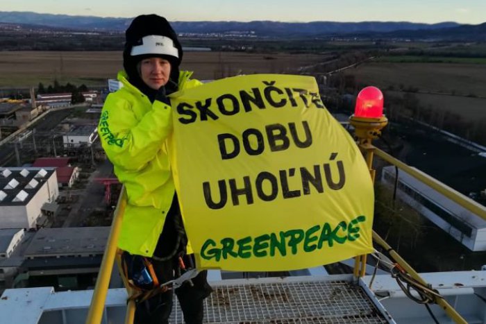 Ilustračný obrázok k článku KR PZ: Aktivisti Greenpeace, ktorí vyliezli na ťažobnú vežu, nespáchali trestný čin