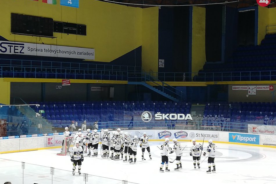 Ilustračný obrázok k článku Góly sa len tak sypali: Novoveskí hokejisti si vysoko poradili s posledným tohtoročným súperom