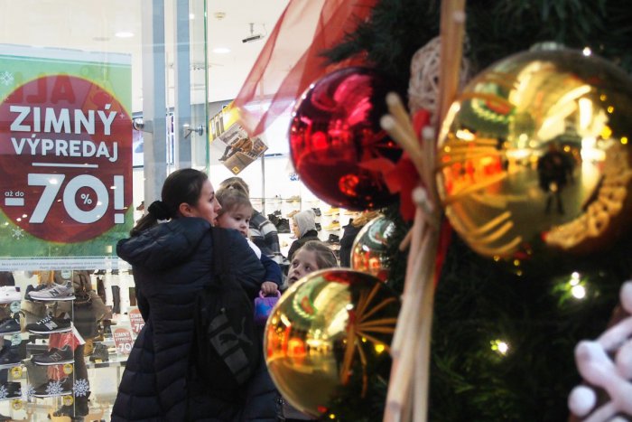 Ilustračný obrázok k článku Otváracie hodiny obchodov, nákupných centier a kín počas vianočných sviatkov 2018